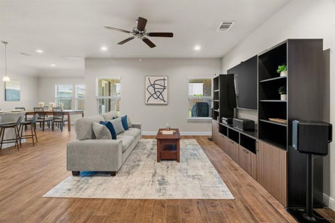 Photo of 1338 Rolling Meadows Drive, Cedar Hill, TX 75104 (MLS # 21386961)