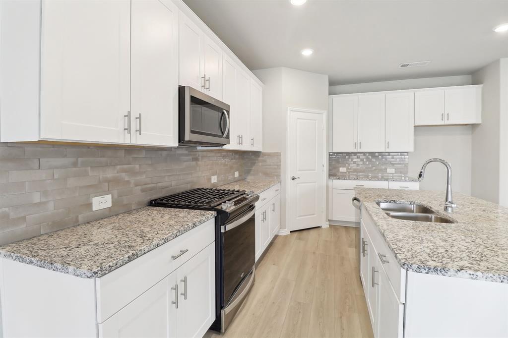 2233 Lone Star Lane