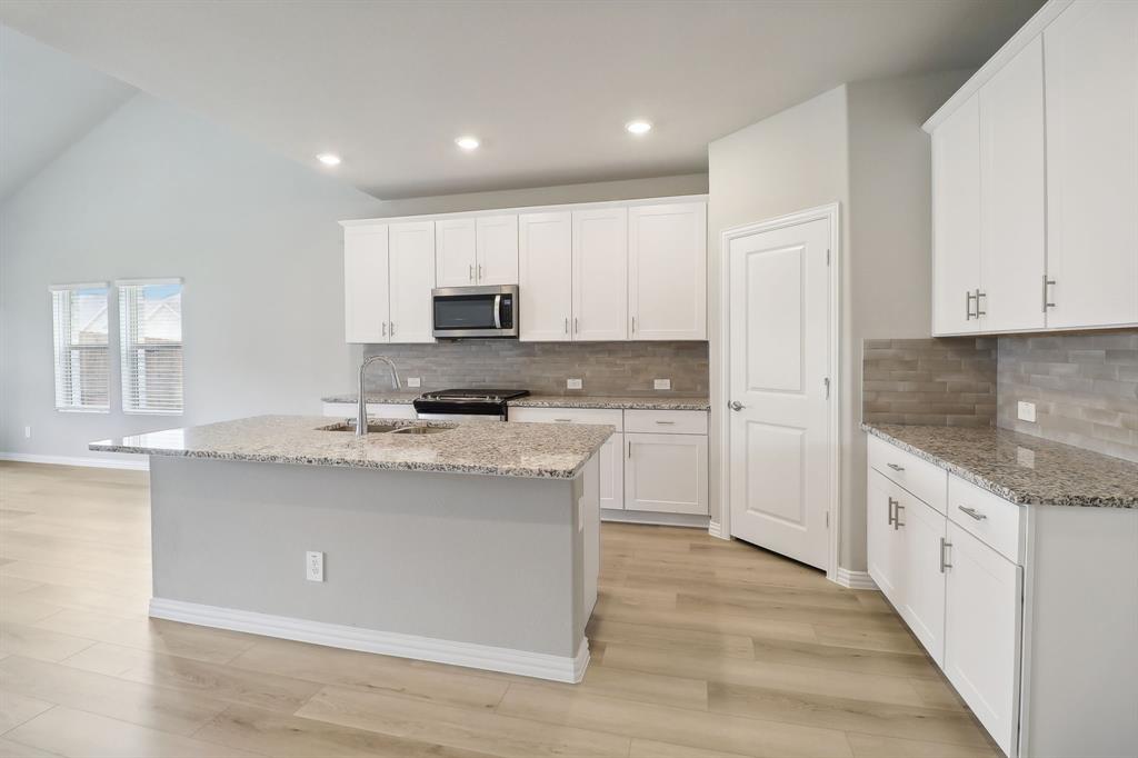 2233 Lone Star Lane