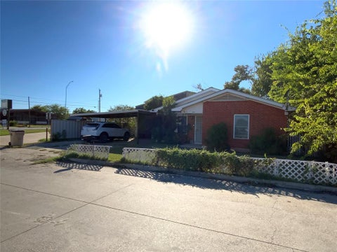 Photo of 105 N Cole Street, Comanche, TX 76442 (MLS # 21405078)