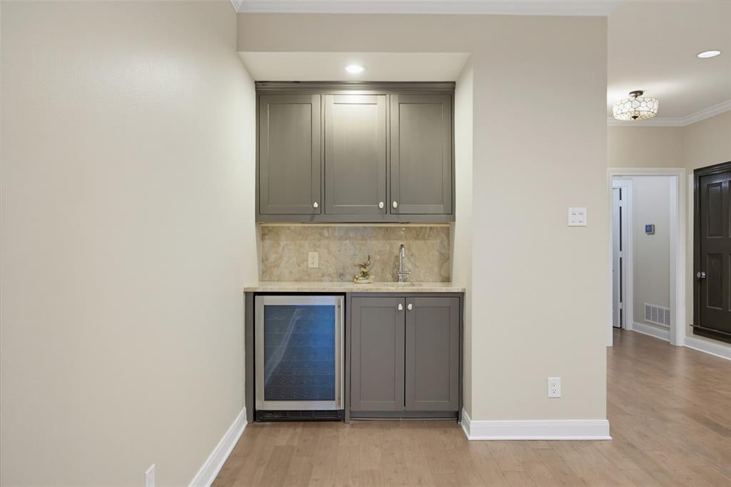 4212 Lomo Alto Drive 202