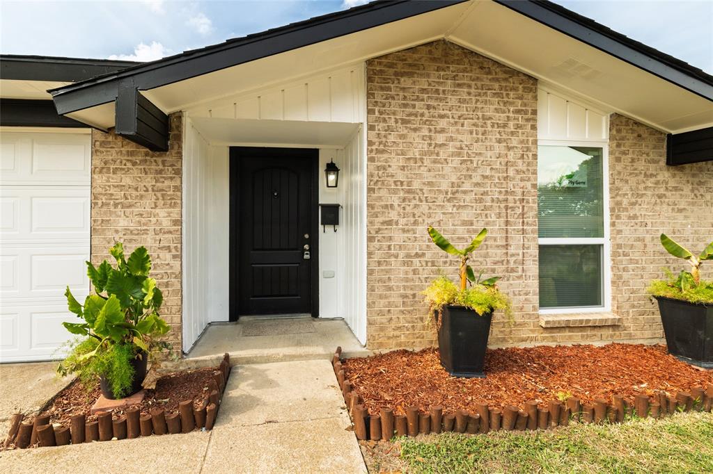 2933 Nueva Tierra Street