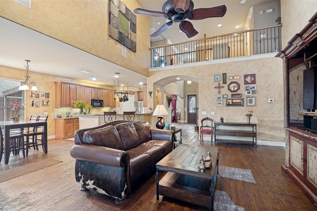 608 Chalk Hill Lane