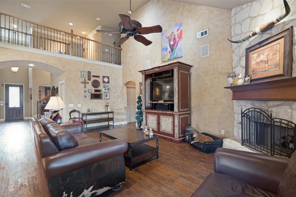 608 Chalk Hill Lane