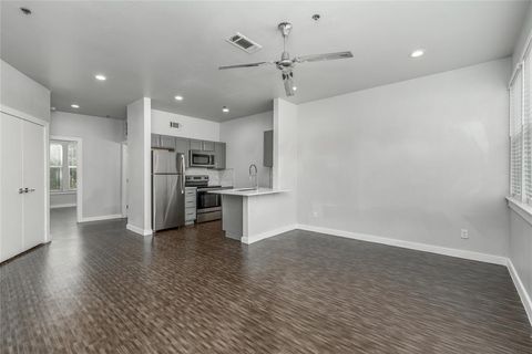Photo of 2330 Kirby Street #6, Dallas, TX 75204 (MLS # 21097325) Photo of 2330 Kirby Street #6, Dallas, TX 75204 (MLS # 21097325)