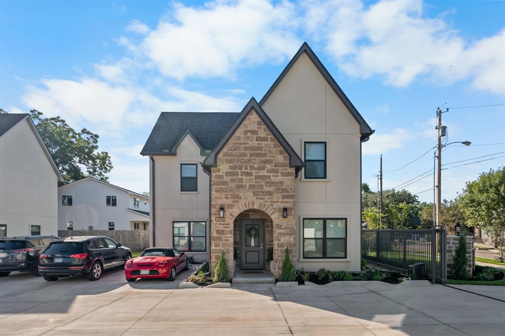 2700 S 2nd A