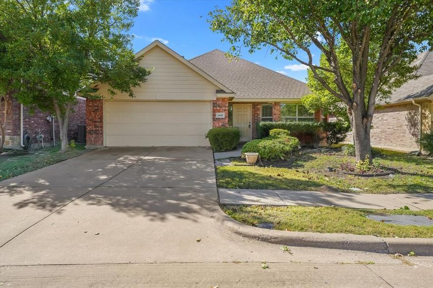 Nice cute property near 121 and 75. 4-bedroom, newly updated.
Pictures are old. Please schedule a showing to see the real house. 
Laminate floor. Room dimensions are estimate only and please verify by yourself.