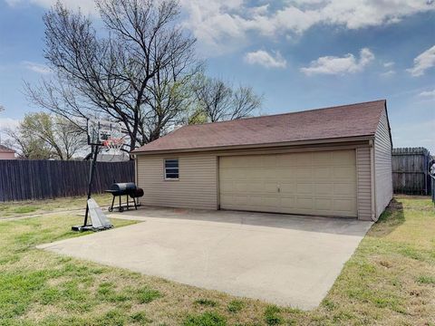 Tiny photo for 634 Oak Ridge Lane, Irving, TX 75061 (MLS # 21198338)