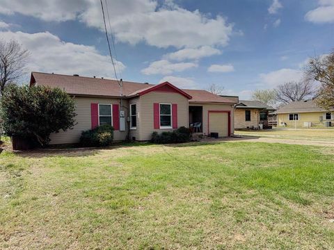 Tiny photo for 634 Oak Ridge Lane, Irving, TX 75061 (MLS # 21198338)