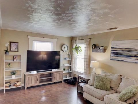 Tiny photo for 634 Oak Ridge Lane, Irving, TX 75061 (MLS # 21198338)