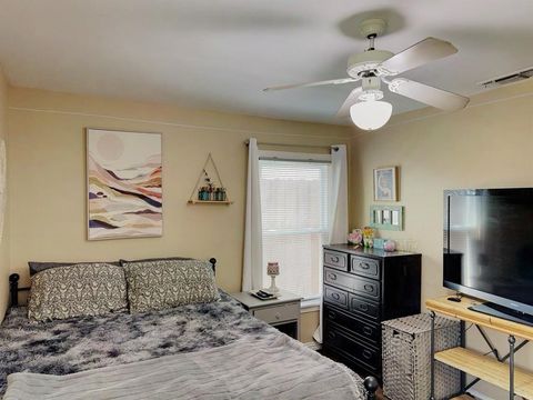 Tiny photo for 634 Oak Ridge Lane, Irving, TX 75061 (MLS # 21198338)