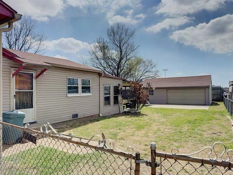Tiny photo for 634 Oak Ridge Lane, Irving, TX 75061 (MLS # 21198338)