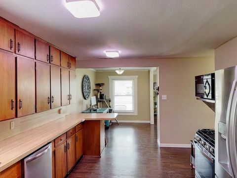 Tiny photo for 634 Oak Ridge Lane, Irving, TX 75061 (MLS # 21198338)