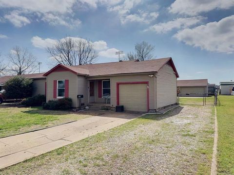 Tiny photo for 634 Oak Ridge Lane, Irving, TX 75061 (MLS # 21198338)