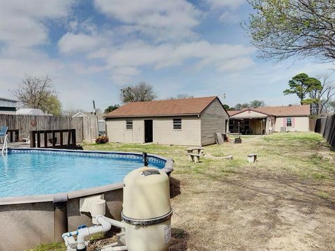 Tiny photo for 634 Oak Ridge Lane, Irving, TX 75061 (MLS # 21198338)