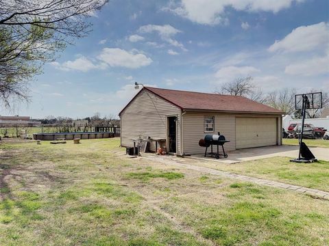 Tiny photo for 634 Oak Ridge Lane, Irving, TX 75061 (MLS # 21198338)