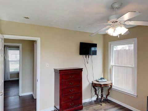 Tiny photo for 634 Oak Ridge Lane, Irving, TX 75061 (MLS # 21198338)