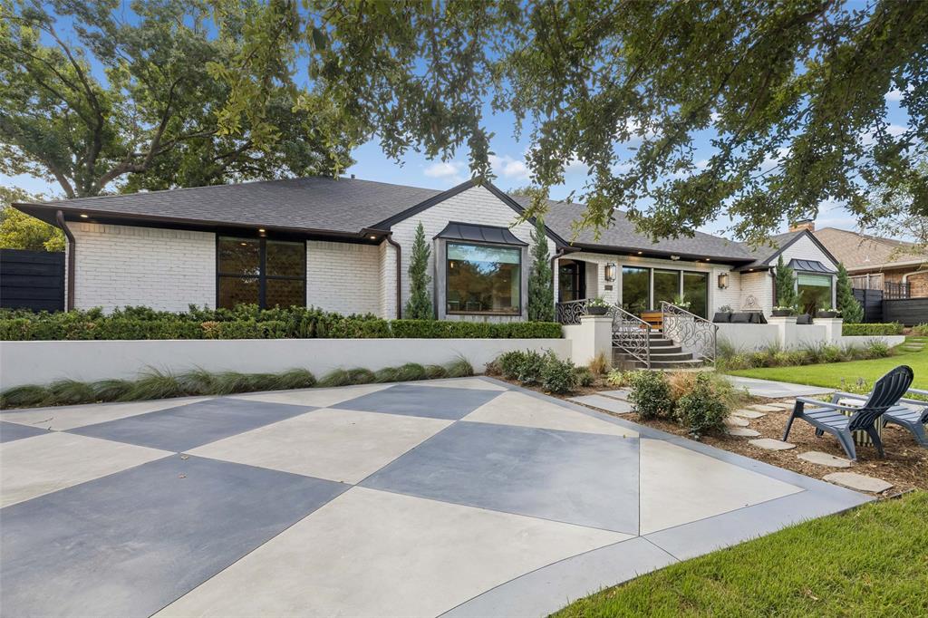 6962 Forest Glade Circle