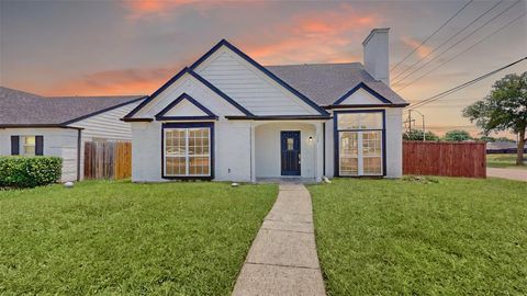 Photo of 328 Antietam Way, Mesquite, TX 75149 (MLS # 21143928)