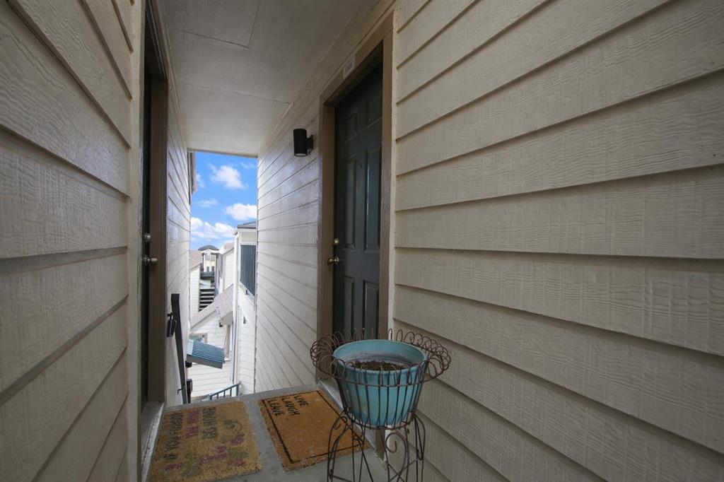 Arlington Oaks Condo - Residential