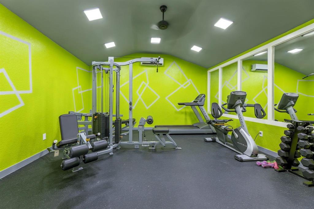 Arlington Oaks Condo - Residential