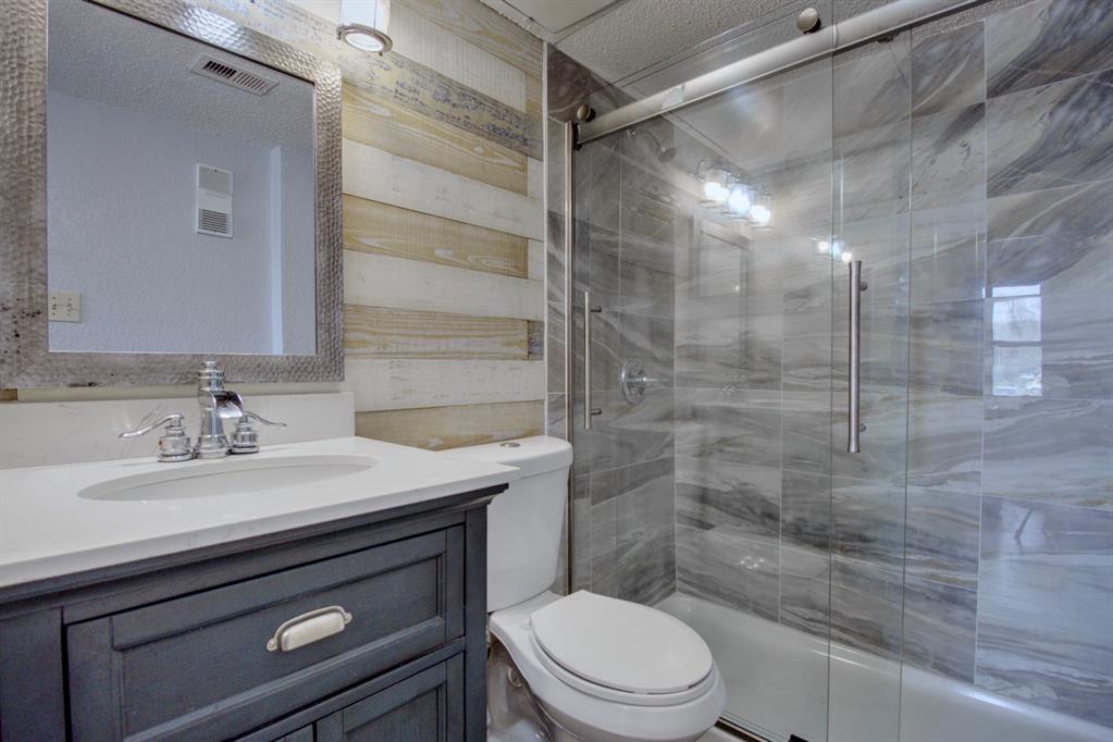 Arlington Oaks Condo - Residential