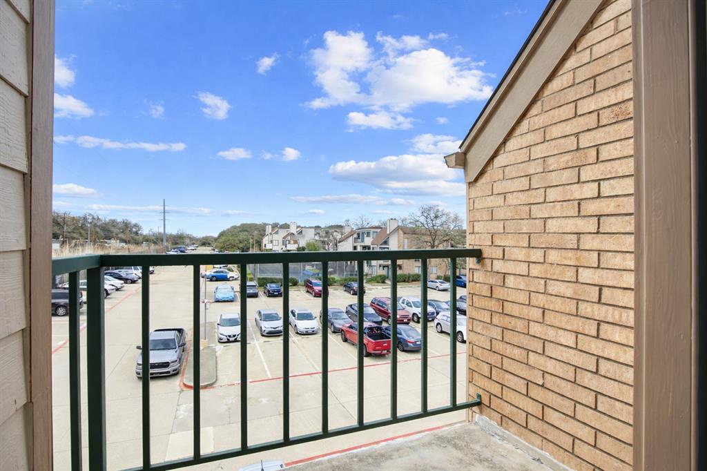 Arlington Oaks Condo - Residential