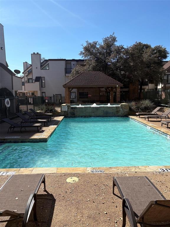 Arlington Oaks Condo - Residential