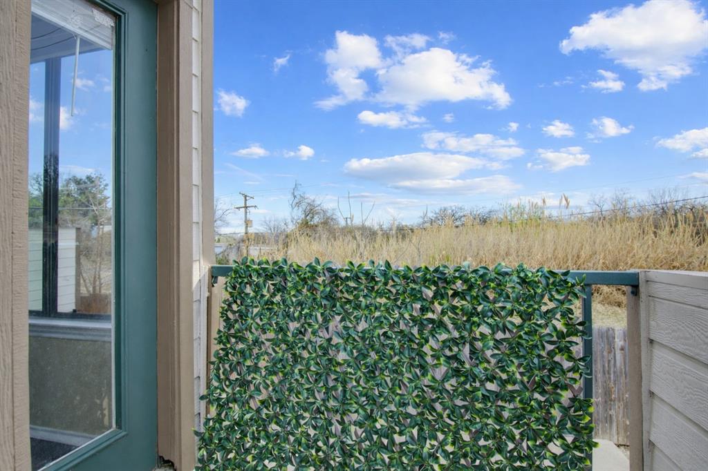 Arlington Oaks Condo - Residential