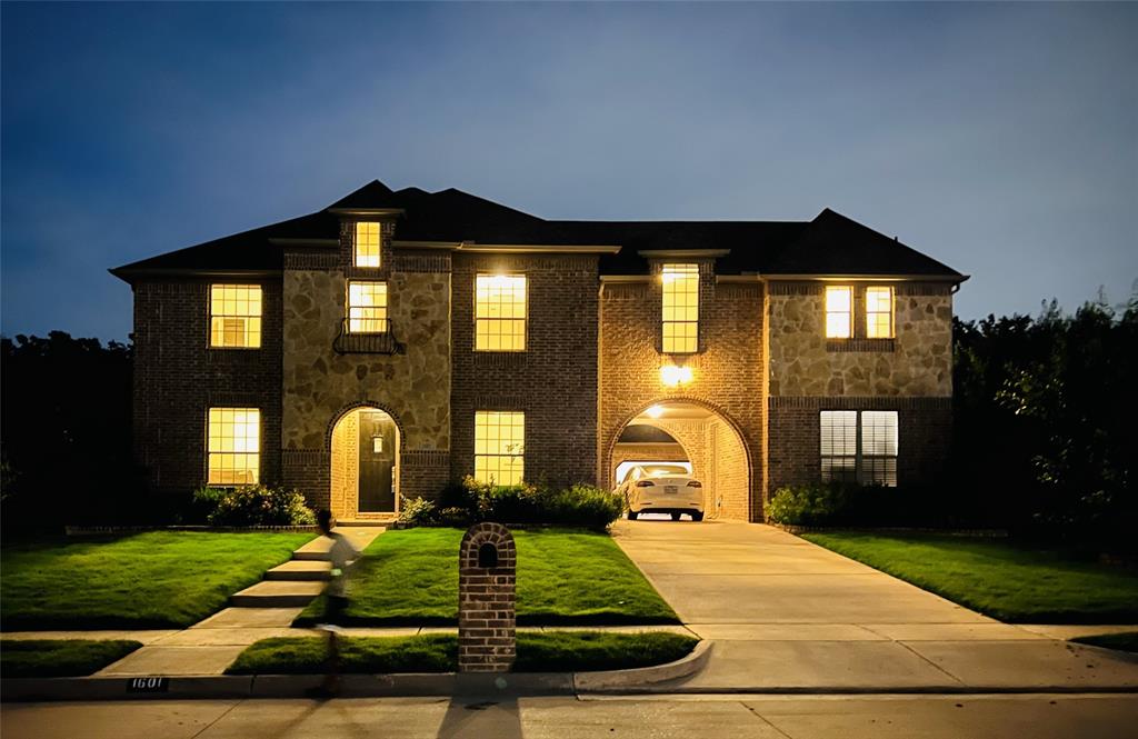 1601 Goldenrod Lane