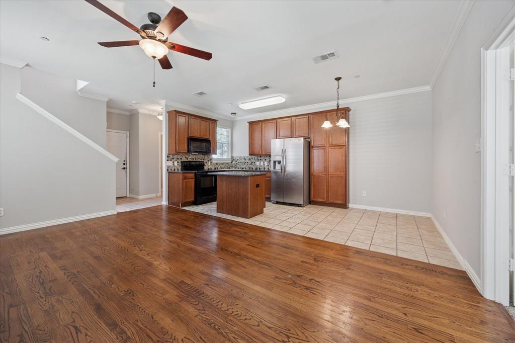 2153 Parkview