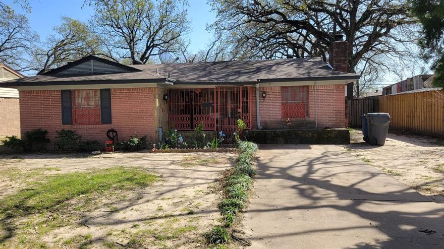 This property is perfect for those looking to transform a space from the ground up. The house offers a solid foundation .Great home as a starter home, a downsize option, or a rental property * This 2 bedroom, 2 bath, 2 car garage home has 1254 Sq ft of space * Very large living room with vaulted ceilings * Large primary bedroom with sitting area * Both bedrooms have walk in closets * New Roof July 2025