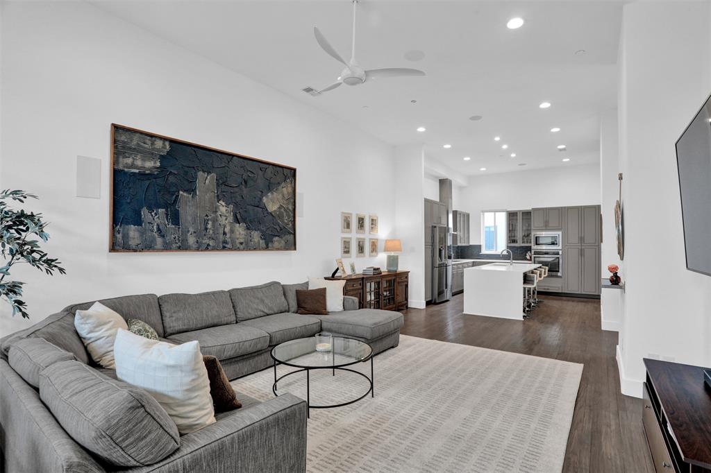 3816 Roseland Bldg C - Residential