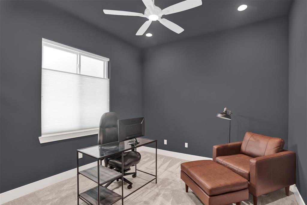 3816 Roseland Bldg C - Residential