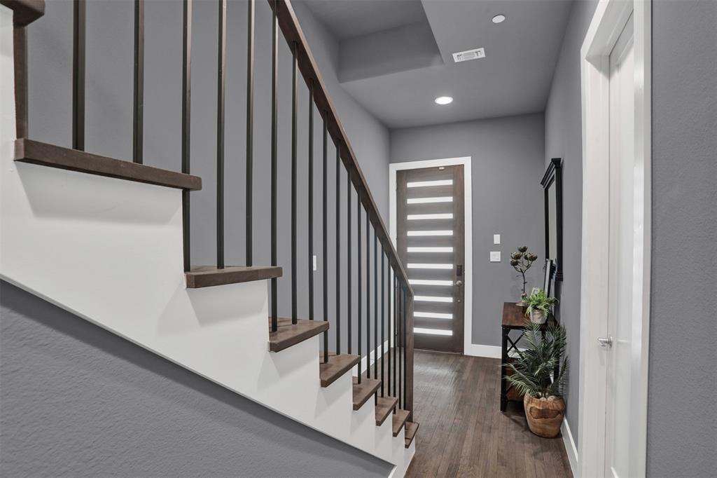 3816 Roseland Bldg C - Residential