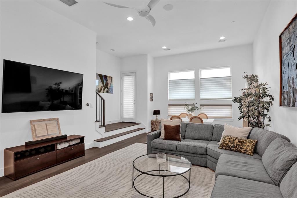 3816 Roseland Bldg C - Residential