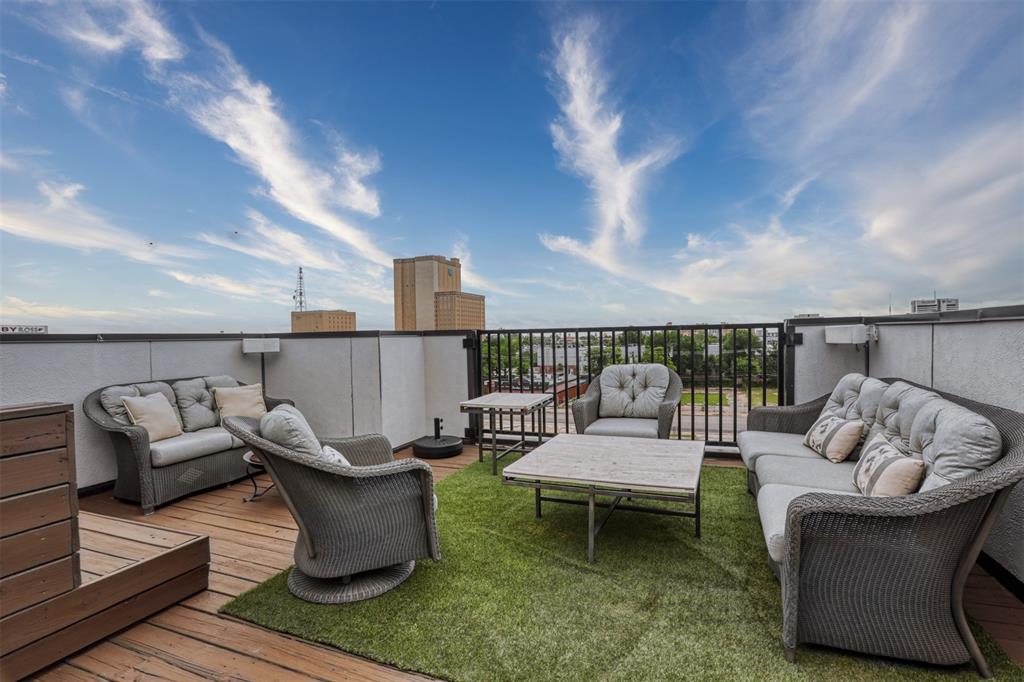 3816 Roseland Avenue C300