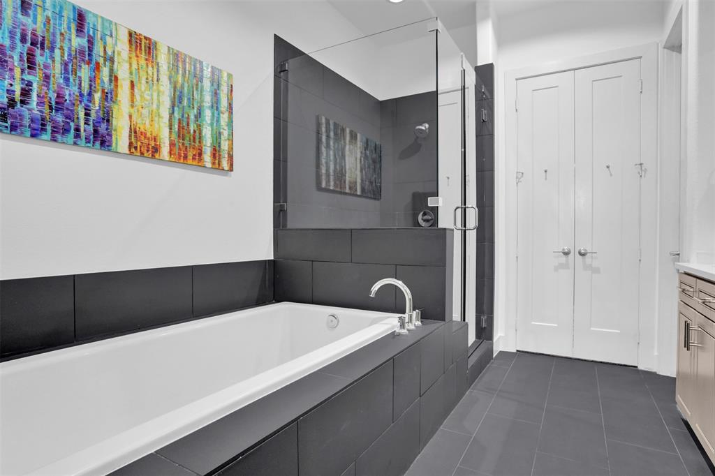 3816 Roseland Bldg C - Residential