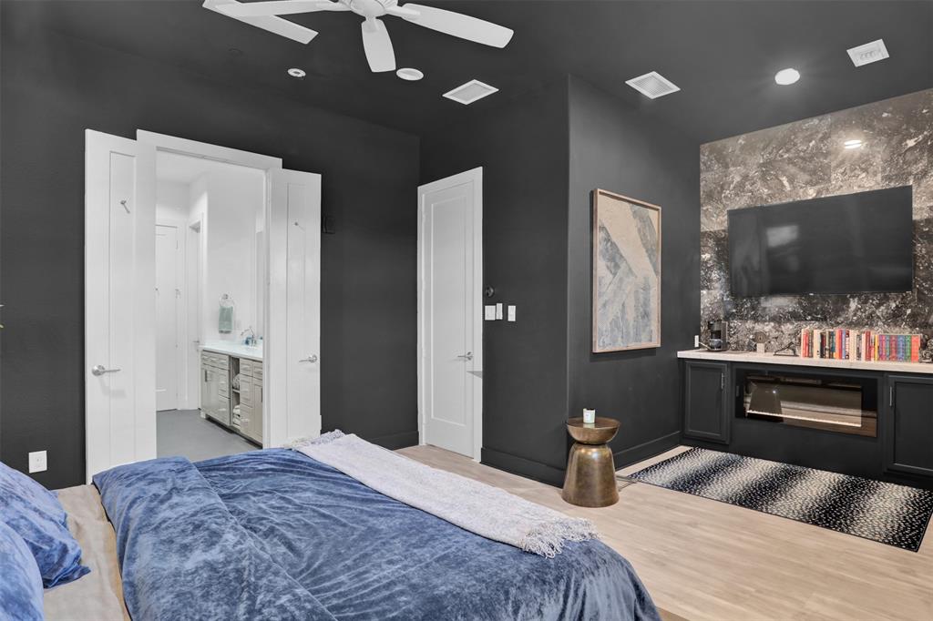 3816 Roseland Bldg C - Residential