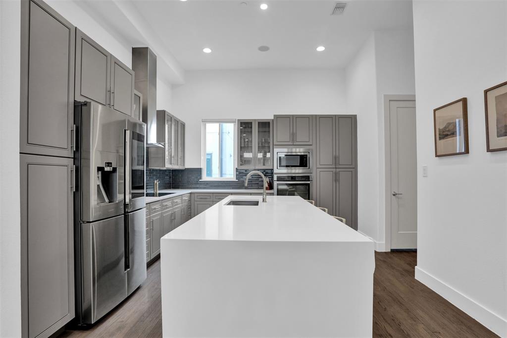 3816 Roseland Bldg C - Residential