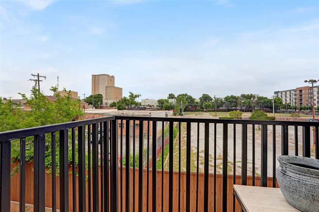 3816 Roseland Bldg C - Residential