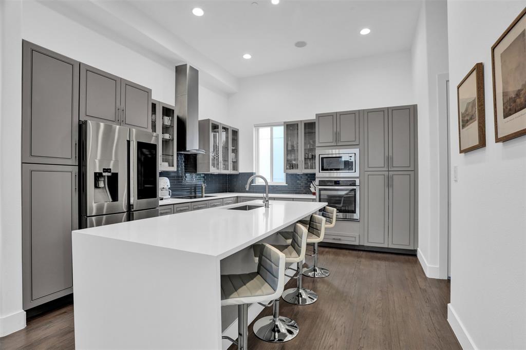 3816 Roseland Bldg C - Residential