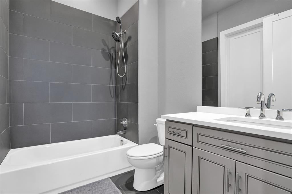 3816 Roseland Bldg C - Residential