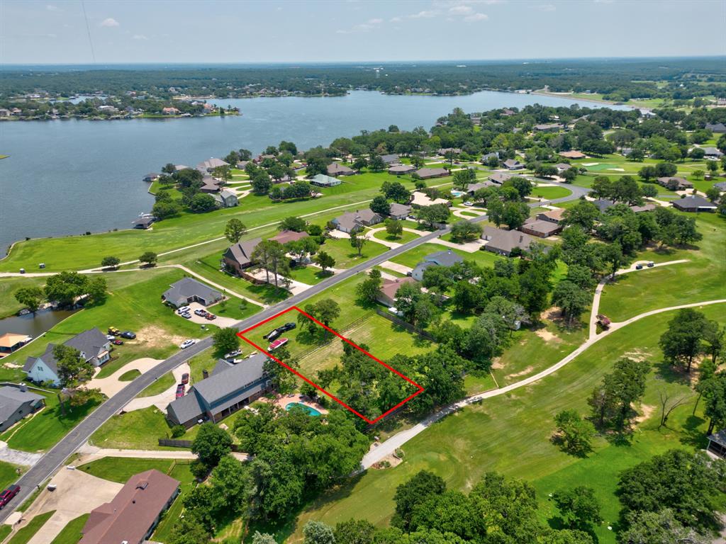 Photo 1 of 13 — 418 Kiowa Drive W, Lake Kiowa, TX 76240