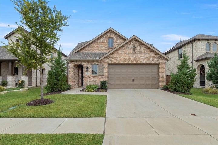 Photo 1 of 35 — 1848 Coronet Avenue, Aubrey, TX 76227