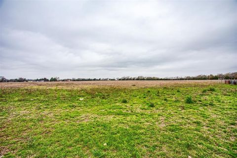 1414 S Bluegrove Road Lancaster TX 75146