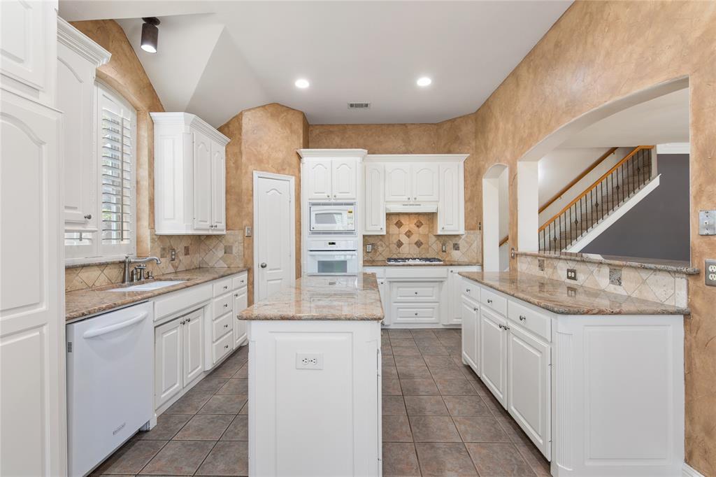 Keller, Texas 76248, United States, 3 Bedrooms Bedrooms, ,3 BathroomsBathrooms,Residential,Pending,106656