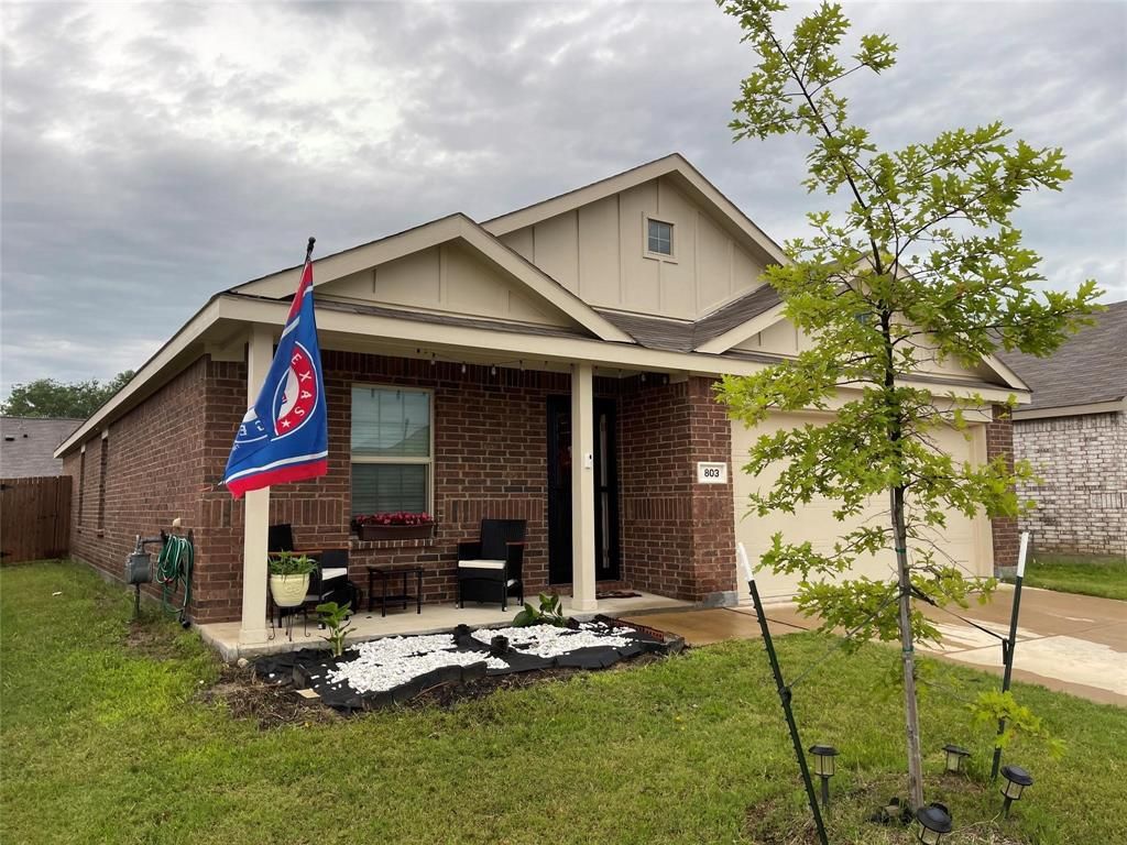 Photo of 803 Odlozil Lane, Ennis, TX 75119 (MLS # 21162563)