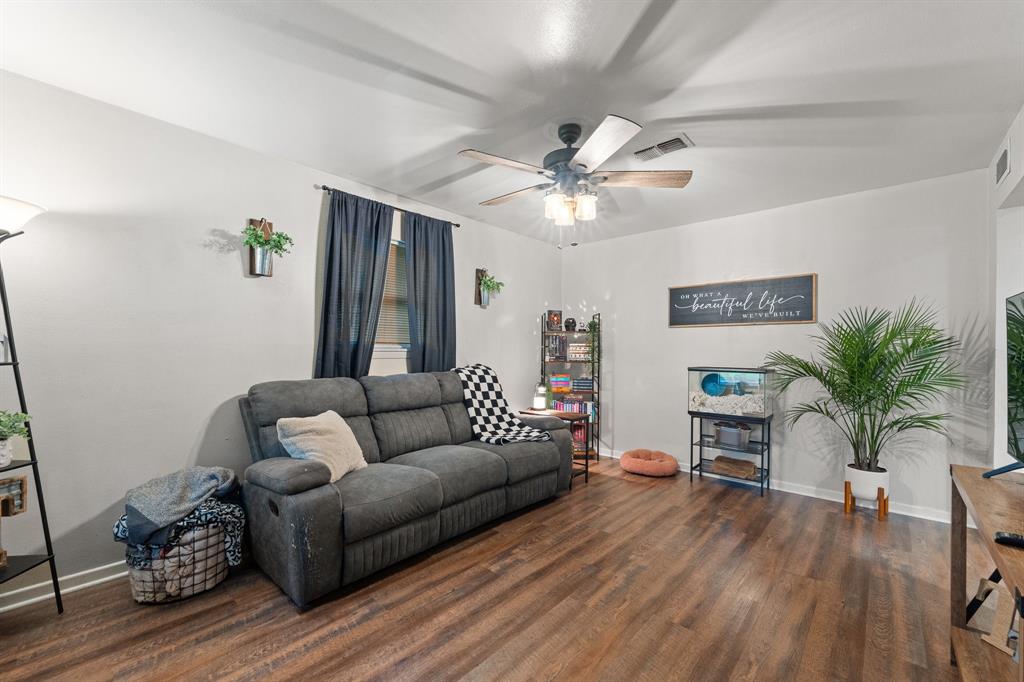 1212 Lynnwood Drive