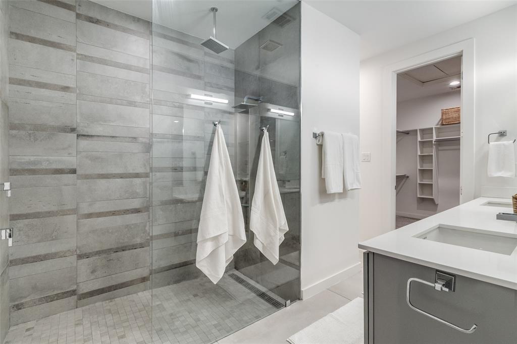 ROSS AVE - Residential